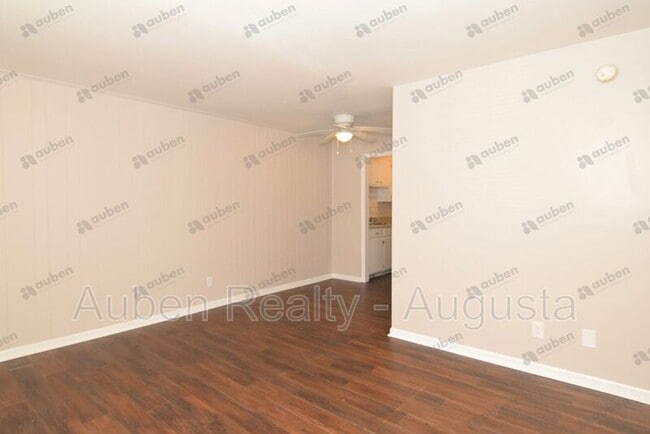 Photo - 1604 Johns Rd