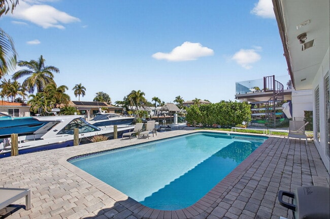 Photo - 2433 SE 10th St