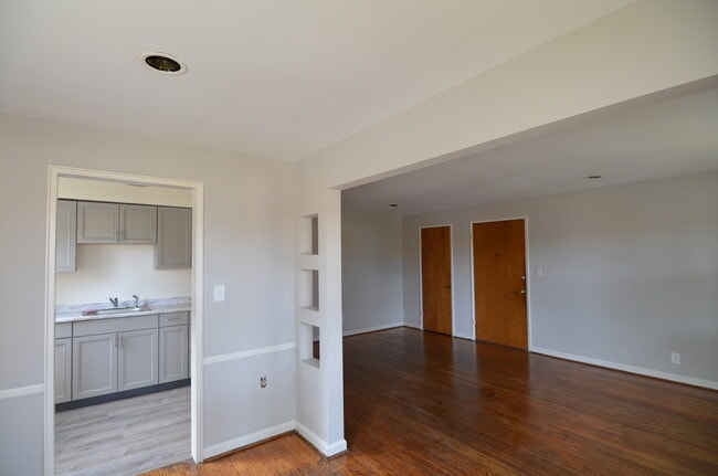 Photo - 6609 Bantry Ave Unit 2