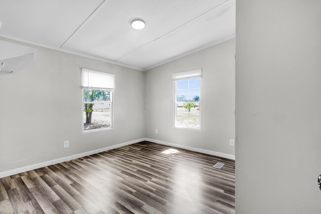 Photo - 309 N Winchester Ln