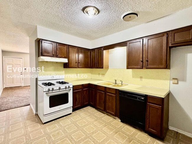 Photo - 909 E Quincy St