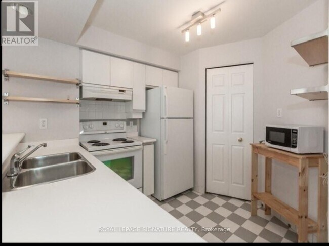 Photo - 801 King St W Unité 914