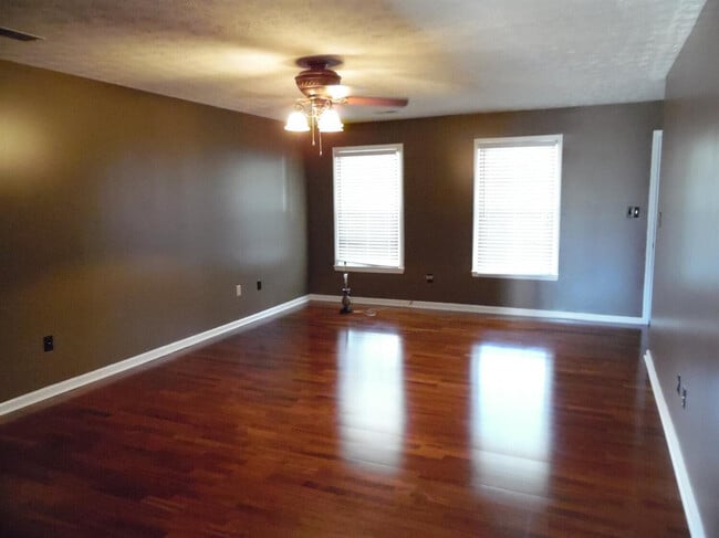 Photo - 1305 Amherst Dr