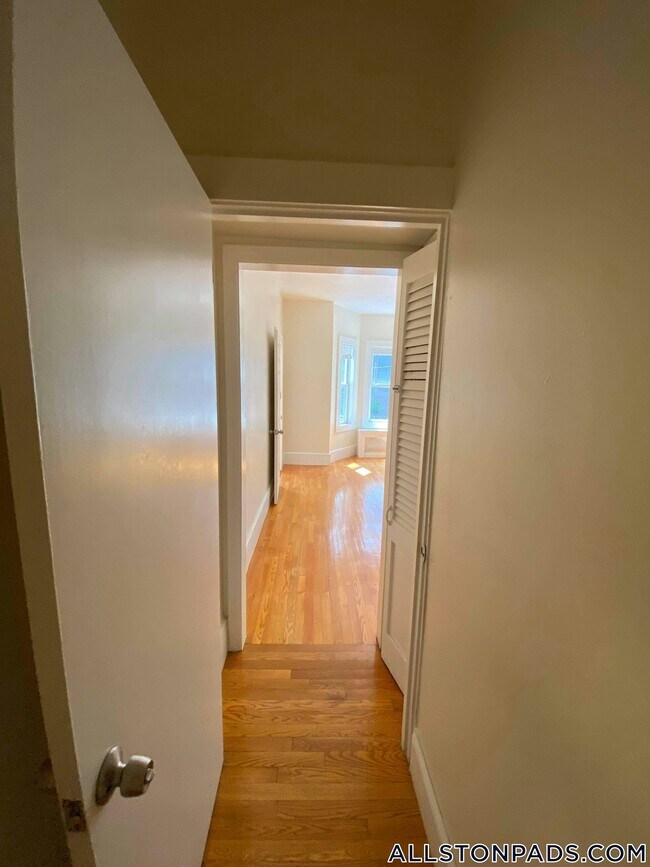 Photo - 6 Webley St Unit 2