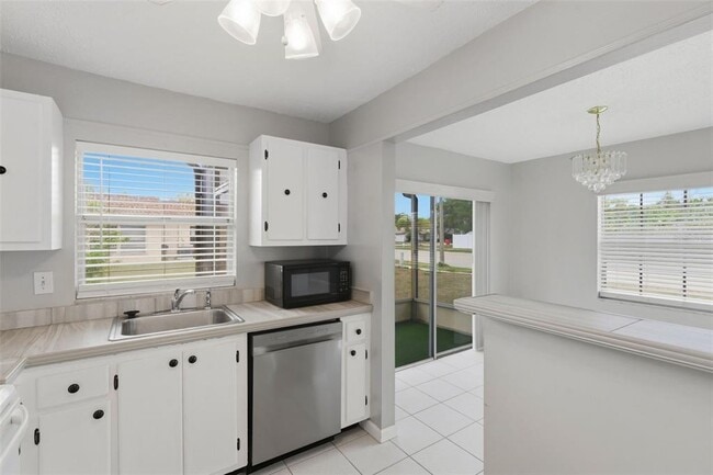 Photo - 9992 86th St