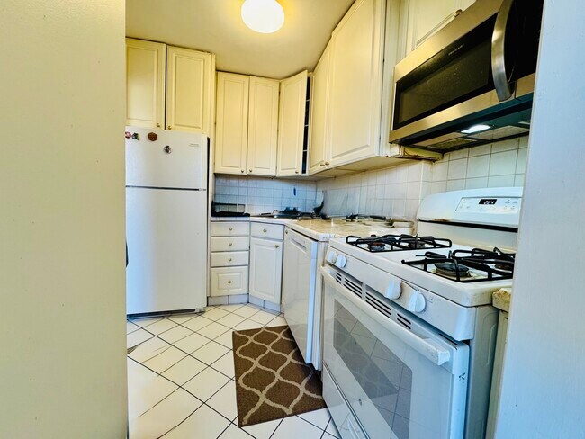 Photo - 225 Saint Pauls Ave Unit 3A