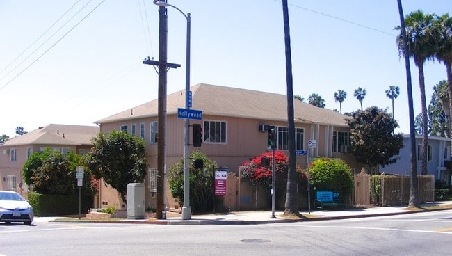 Hayden on Hollywood (7504)