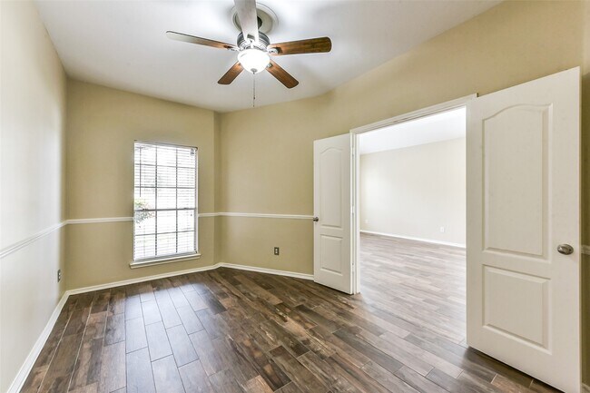 Photo - 9127 Willow Crossing Dr