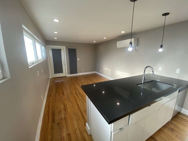 Photo - 1416 Dumble St