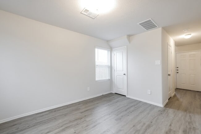 Photo - 2650 Bouvardia Wy