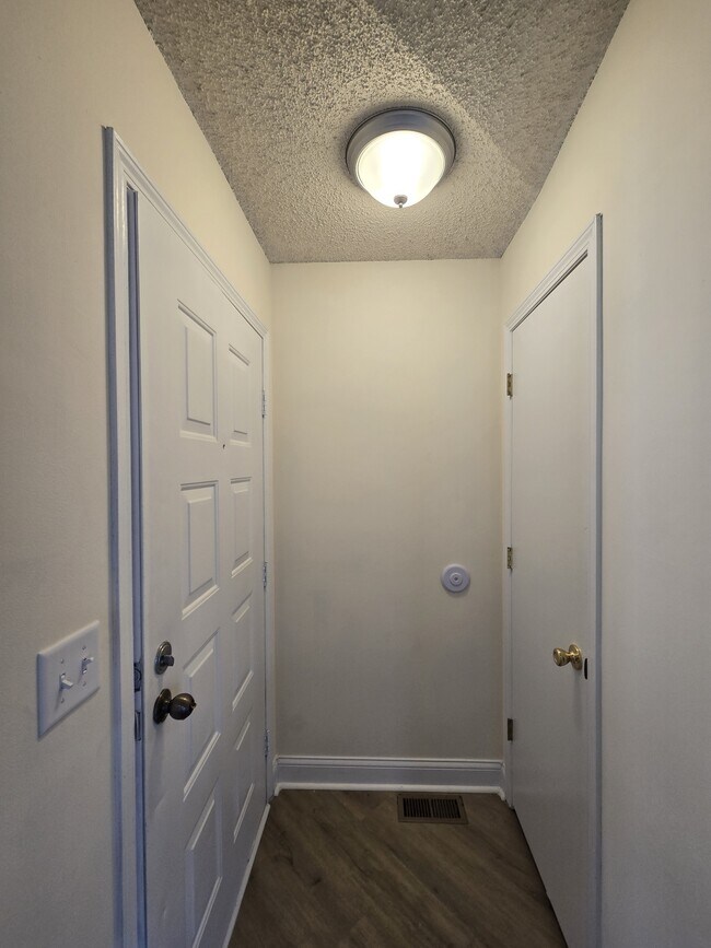 Photo - 5223 S Mosley St