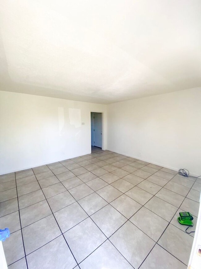 Photo - 3905 Huron St