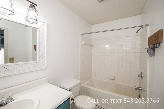 Photo - 2011 N Hwy 17