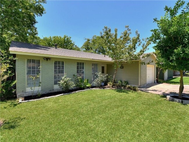 Photo - 9508 N Creek Dr House