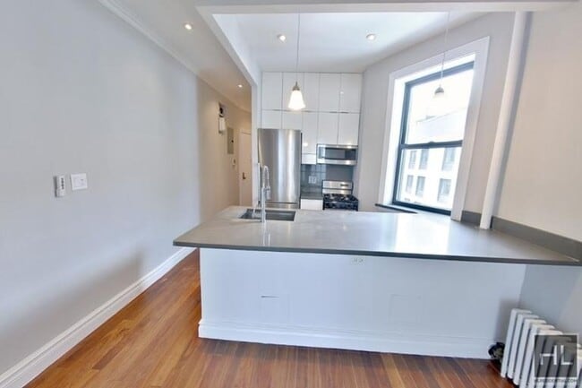 Building Photo - AVE. B Unit 4C Rental