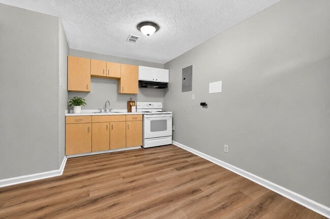 940 Ferndale Pl Unit B