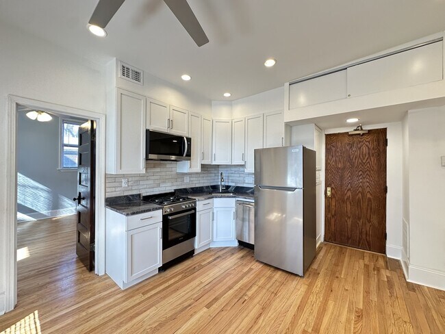 Photo - 2821 W Shakespeare Ave Unidad 2R