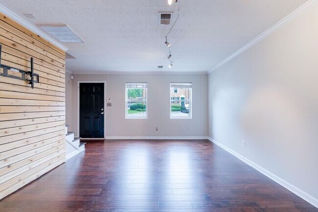 Photo - 255 Winding River Dr