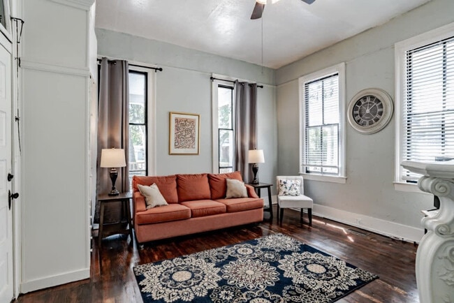 Photo - 57 N Ann St Unit ID1043455P