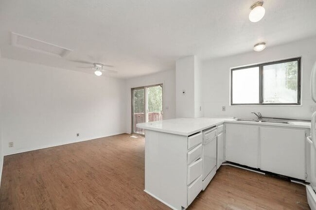 Photo - Spacious 2 Bedroom Duplex In West Valley City