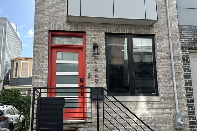 Building Photo - 1449 N Myrtlewood St Rental