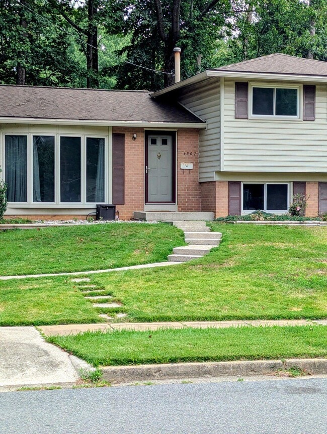 Photo - 4507 Weyburn Dr