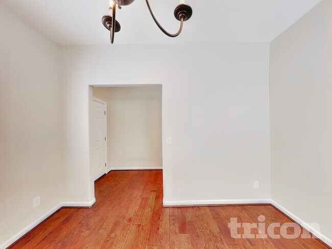 Photo - 5350 Esher Drive