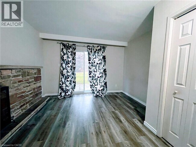 Photo - 276 Westcourt Pl