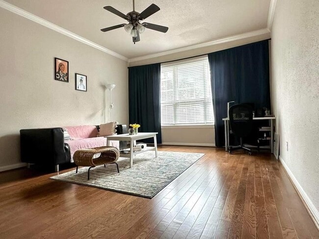 Building Photo - 2255 Braeswood Park Dr Unit 279