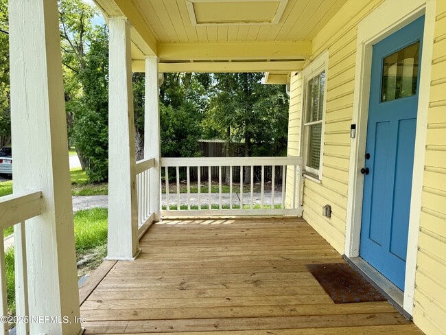Photo - 4012 Myra St