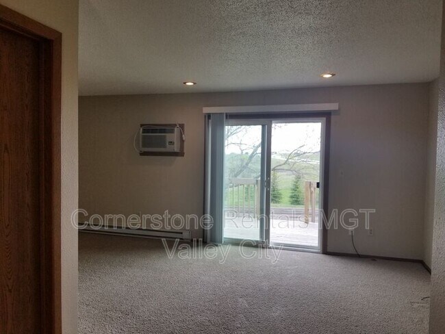 Photo - 900 9th Ave SE