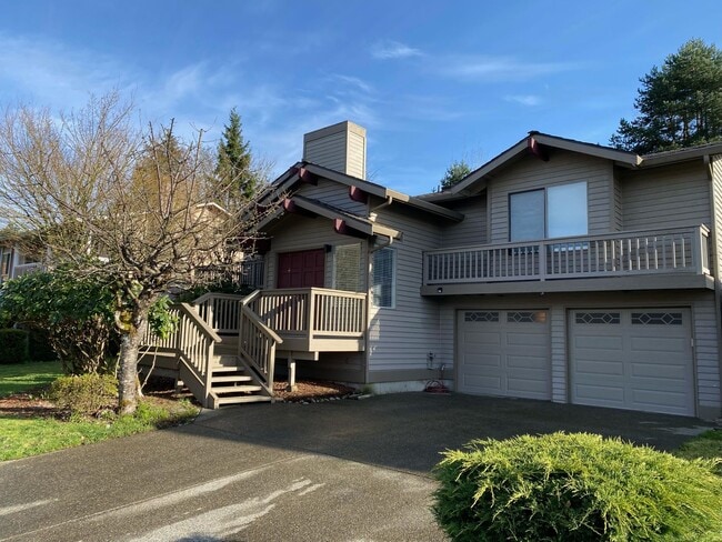 Photo - Fantastic Fairwood Home - Impressive interiors and lots of space