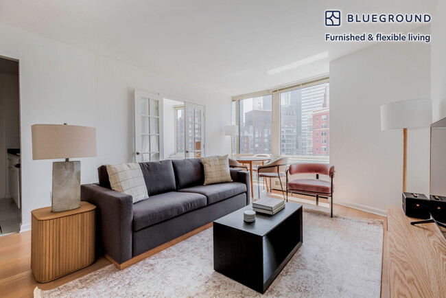 Building Photo - 400 Chambers St Rental