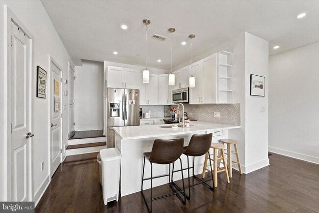 Photo - 1729 Carpenter St