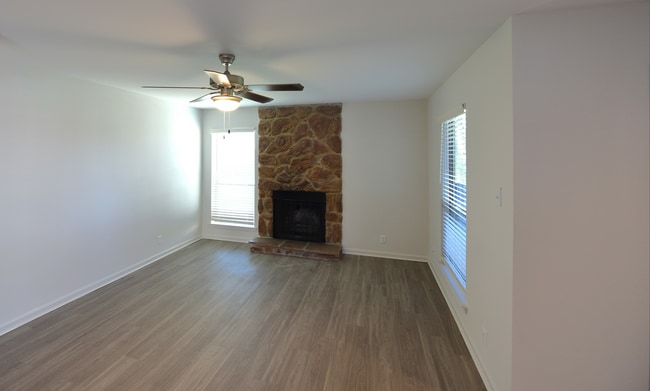 Woodbridge Crossing Apartments