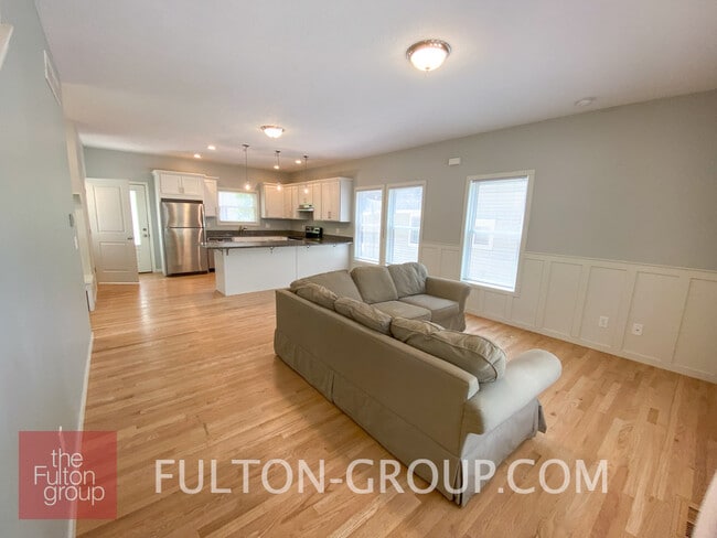 Photo - 336 Donald Plz SE