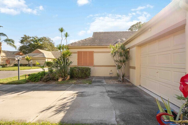 Photo - Beautiful Must See!! 3/2 Plus Sunroom & Garage!!  Gated Community!!