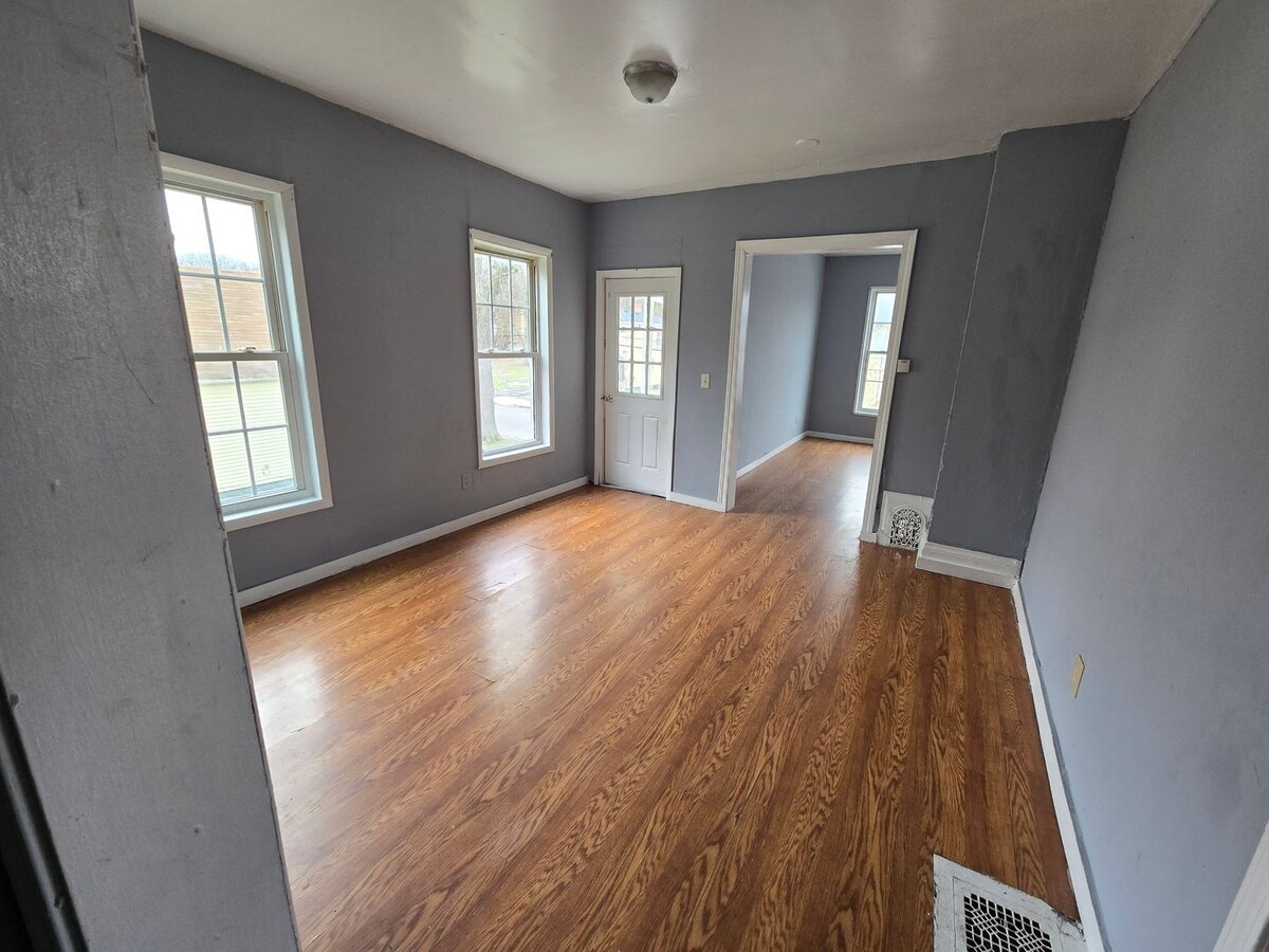 Photo - 232 Putnam St Unit 232 Putnam St Apt 2