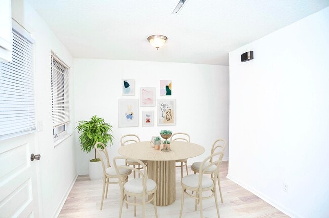 109 E Barnes Ave