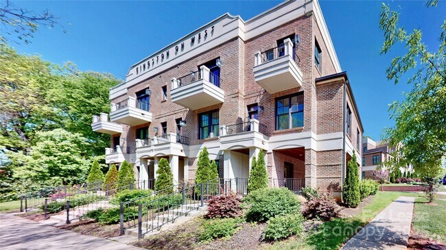 Building Photo - 602 West Blvd Rental