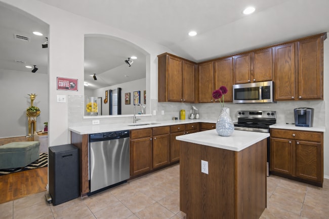 Photo - 619 Starlight Dr