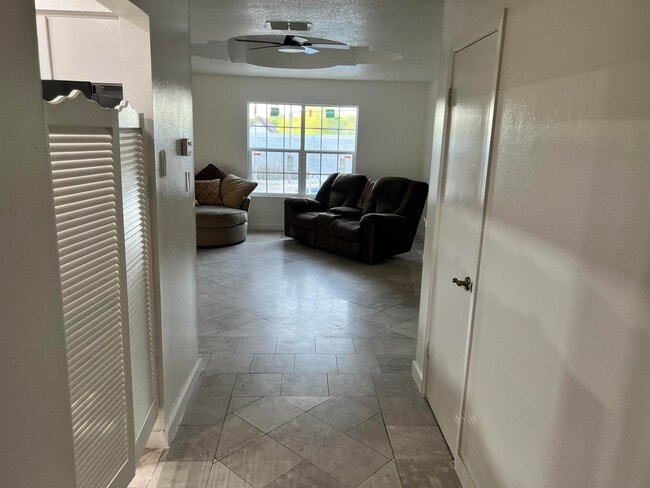 Photo - 312 Candlewood Rd