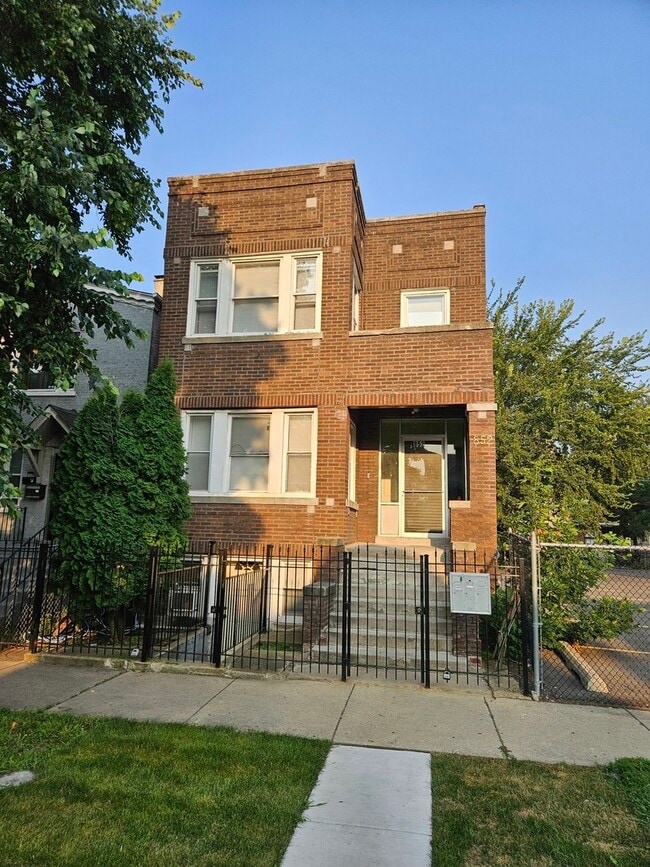 Building Photo - 852 N Central Park Ave Unit 2 Rental