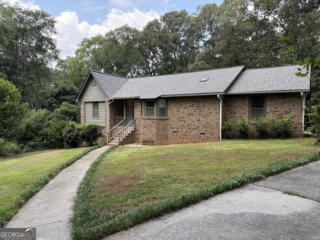 Building Photo - 105 Crestwood Cir Rental
