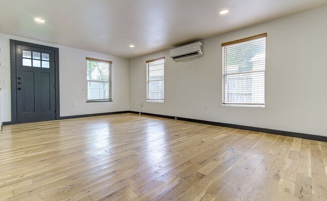 Photo - 1711 Brentwood St Unidad B