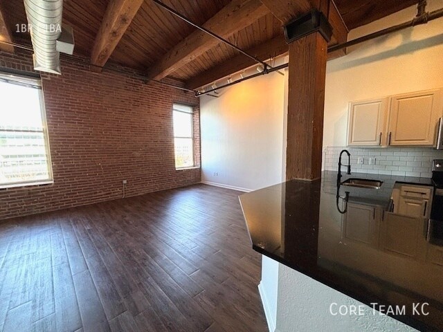 Large Studio unit Available in River Market - Large Studio unit Available in River Market Apartment Unit 311