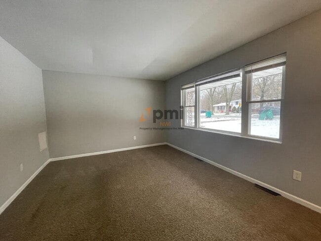 Photo - 5925 Jefferson St