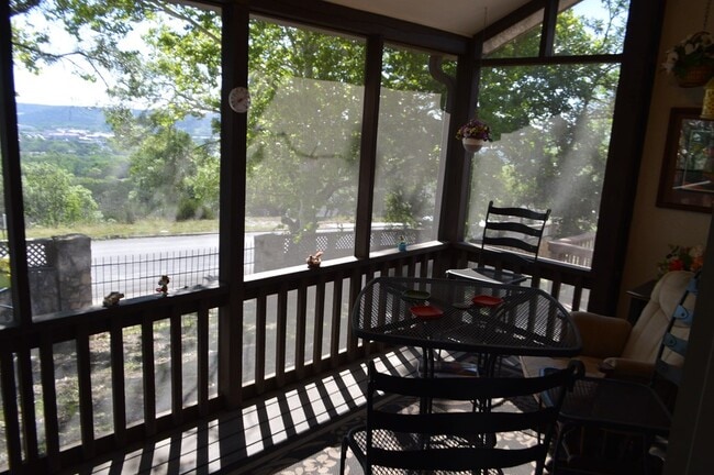 Photo - 2015 Balmoral Dr