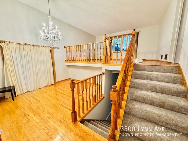 Photo - 13500 Lynn Ave