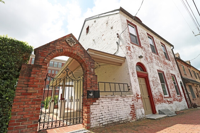 Building Photo - 328 W Gay St Unit A